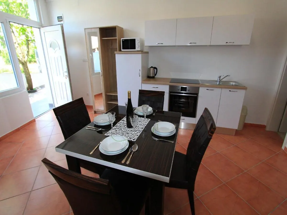 Apartments Nero Novi Vinodolski Croatia
