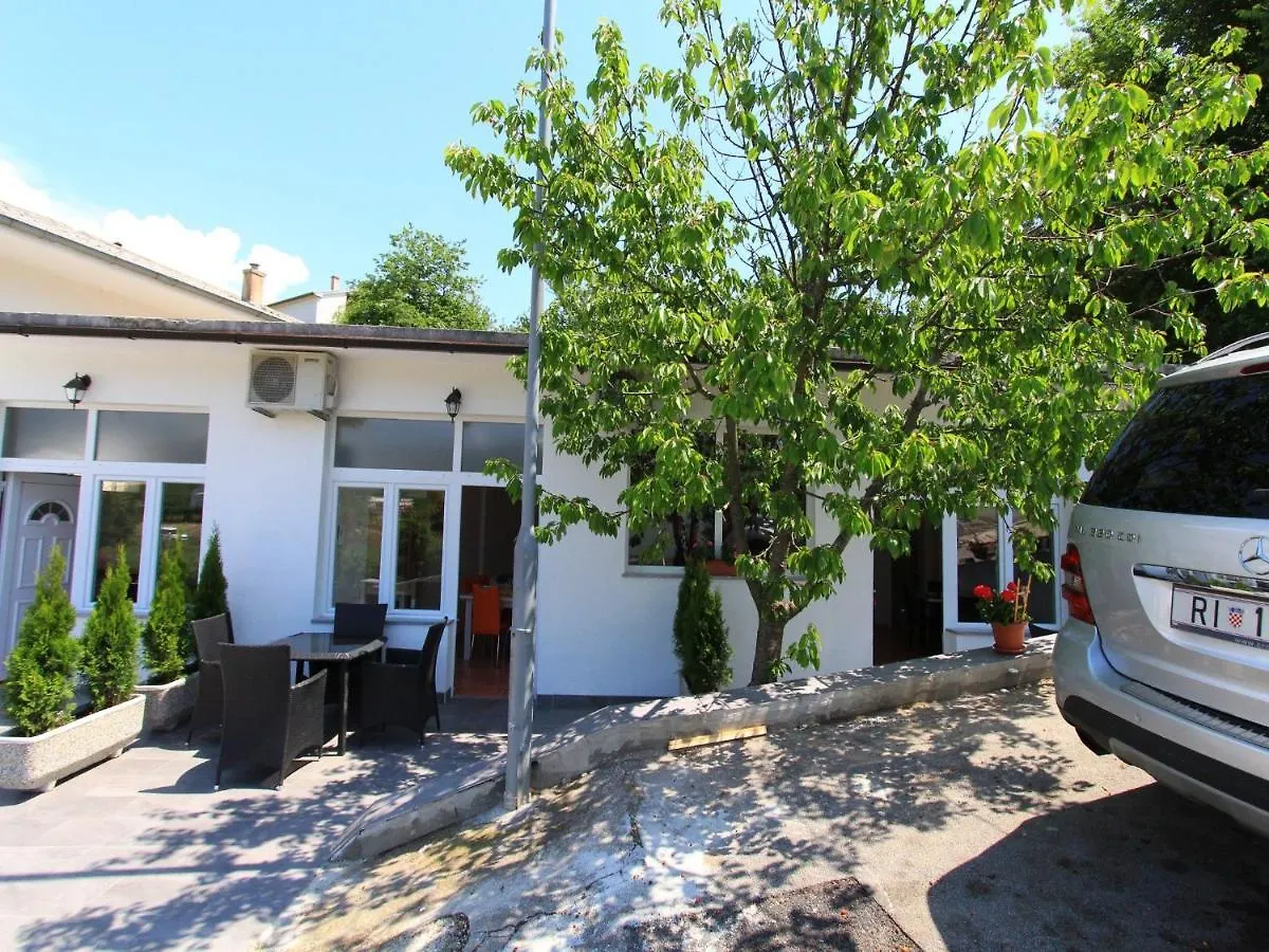 Apartments Nero Novi Vinodolski