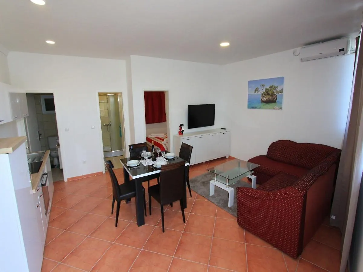 Apartments Nero Novi Vinodolski