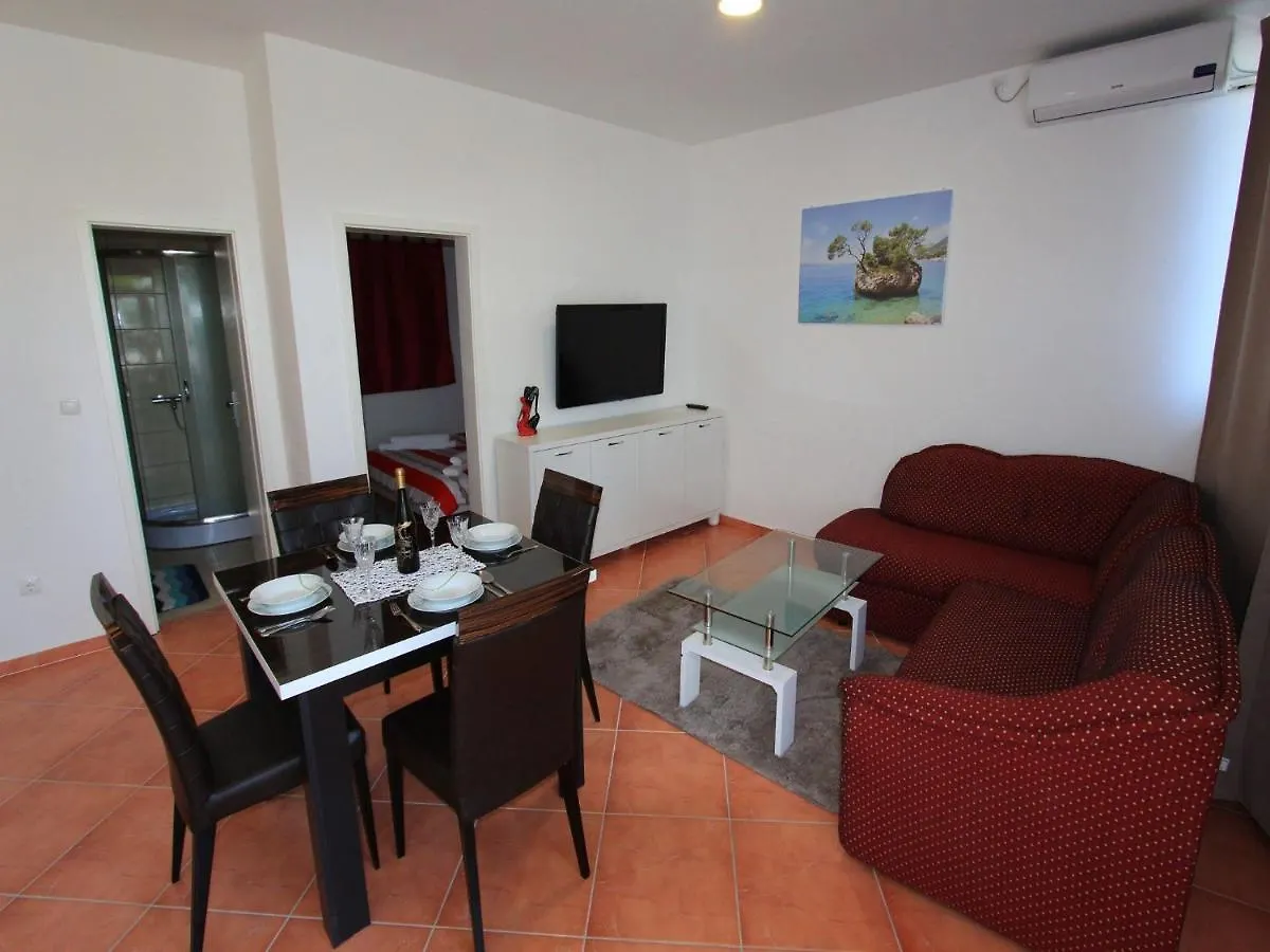 Apartments Nero Novi Vinodolski 0*,  Croatia